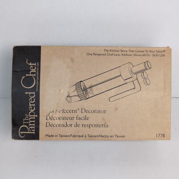 The Pampered Chef Easy Accent Decorator Cake Icing Frosting Kit 6 Tips 1778 - Picture 9 of 14